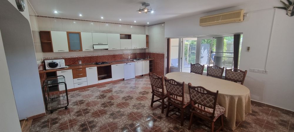 Voluntari vila 7 camere + spatiu depozit 200mp + garaj