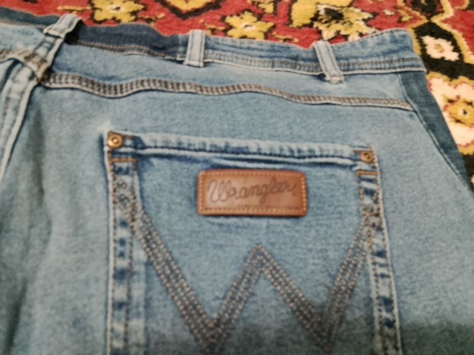 Оригинальные джинсы Wrangler (Straight Fit)