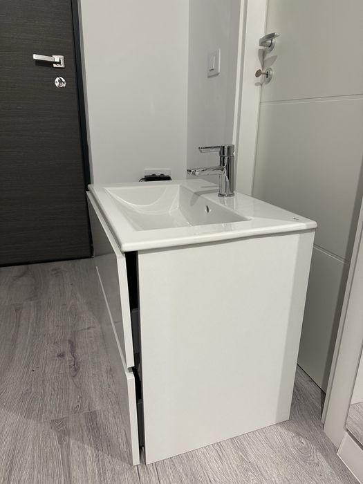 Mobilier baie cu lavoar și baterie