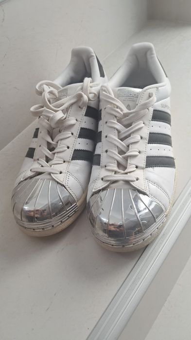 Adidas Superstar mărimea 40 2/3 stare foarte bună