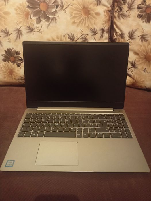 Laptop Lenovo IdeaPad 330S-15IKB 2tb