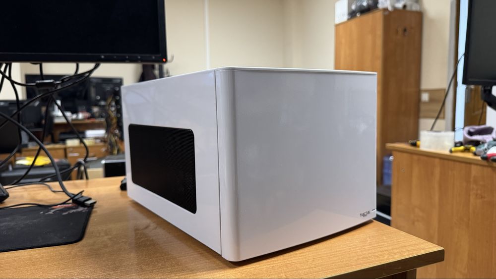 Корпус mini-ITX Fractal Design Node 304 (Черный) — Премиум компакт