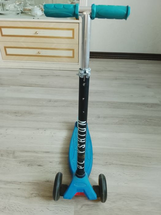 Самокат детский со светом
