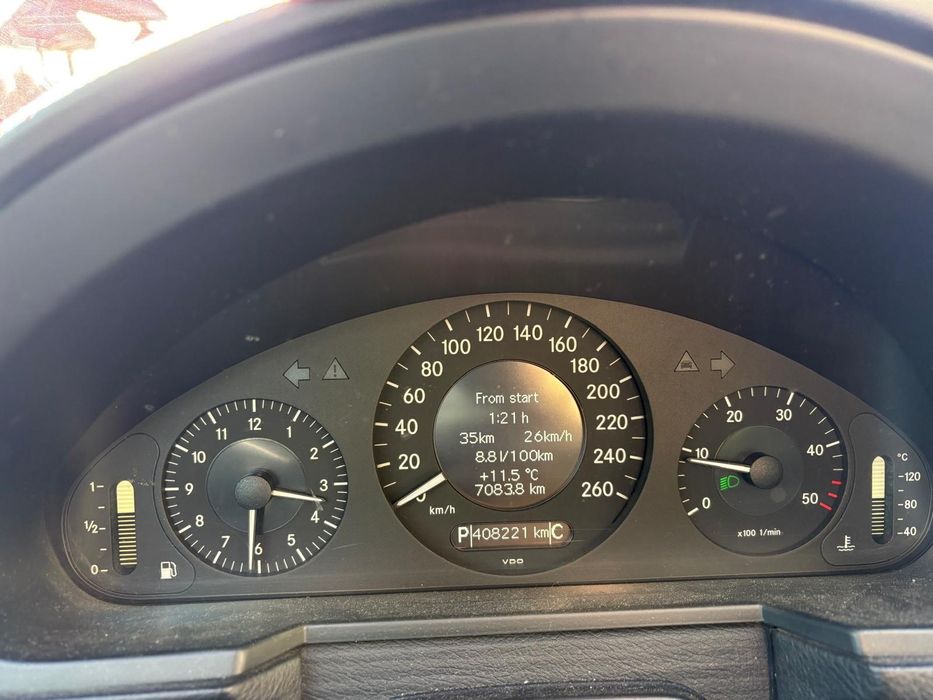 Vand sau schimb Mercedes E 220