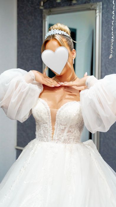 Vand rochie de mireasa Aryanna Karen