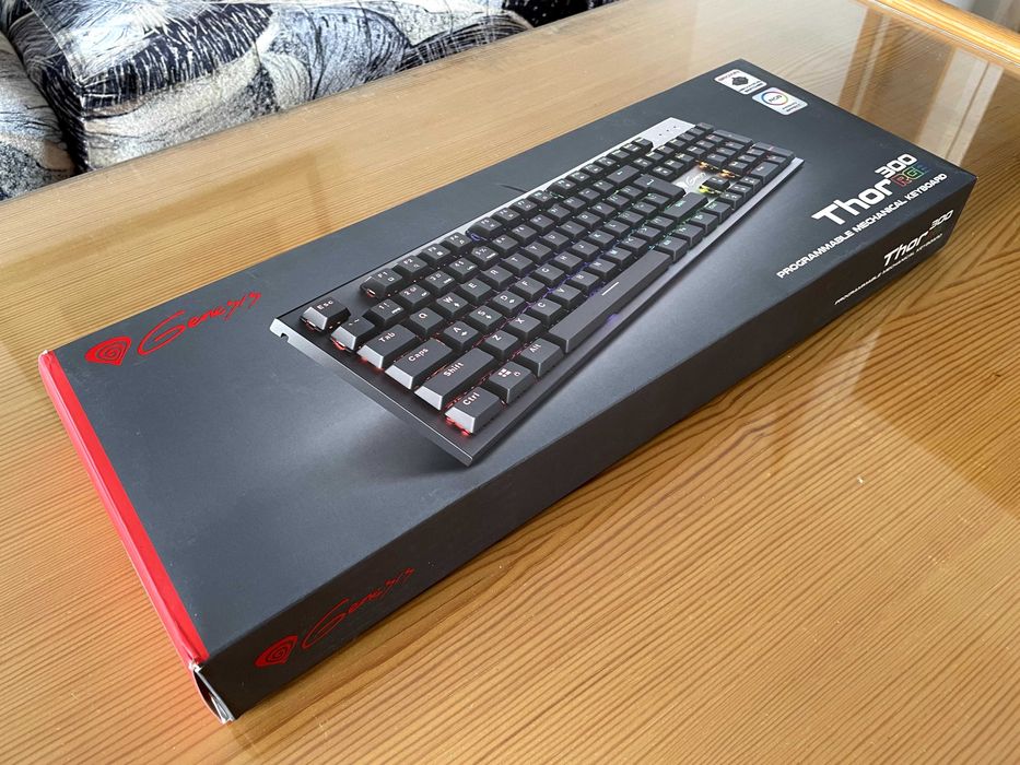 Механична геймърска клавиатура Genesis Thor 300 RGB