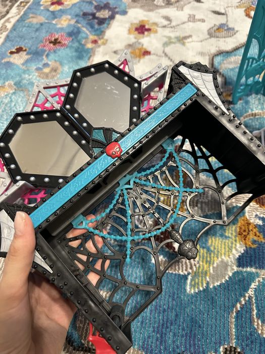 Мебель для кукол Монстер хай