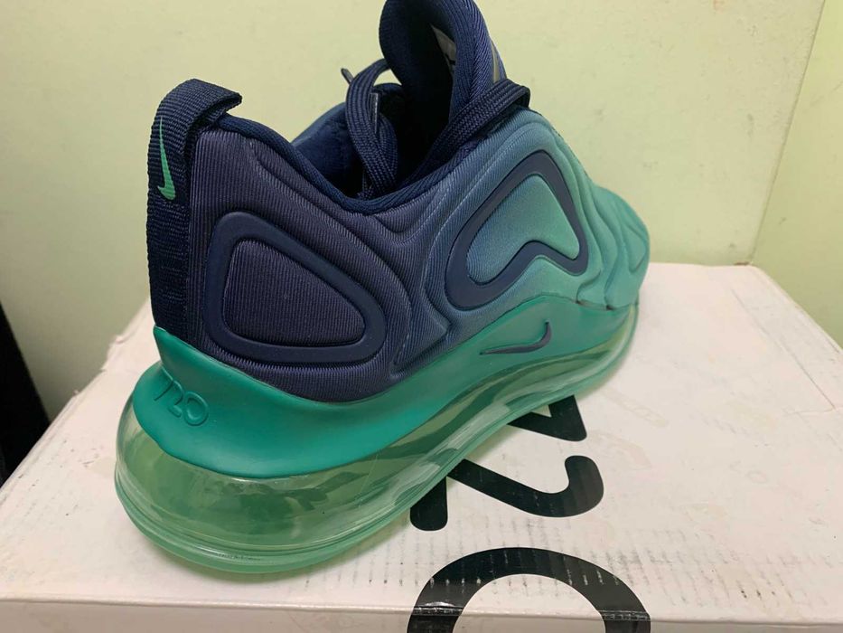 Оригинални дамски маратонки Nike Air Max 720 налични 38 номер
