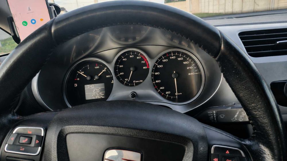 SEAT Leon 2011 — imagine 2
