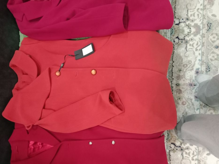 Пальто продам новые с этикетками