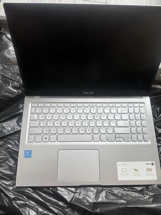 Laptop asus x515M