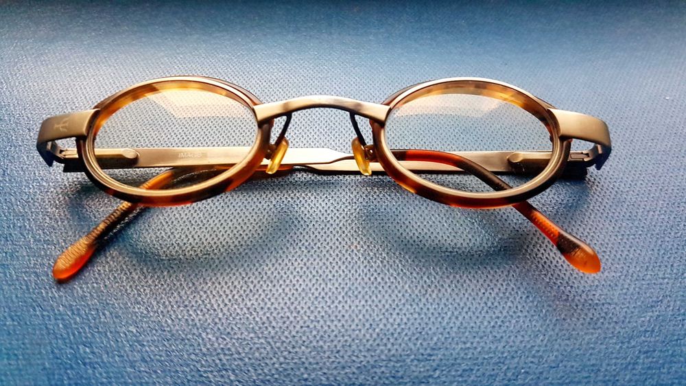 F463-I-Ochelari IMAGO Germany metal nemagnetic argintiu/bachelita piesa de Lux. Ochelarii sunt de vedere, cu dioptrii mai mari made in CE. Stare buna.