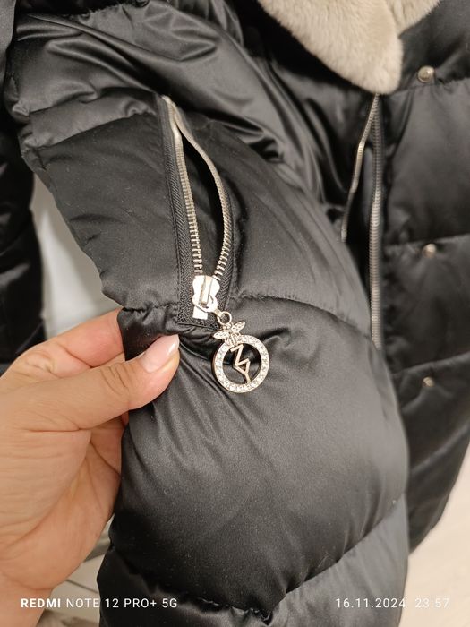 Зимняя куртка продается