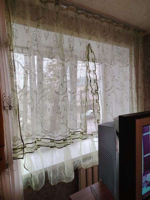 Продам тюли шторы в отличном состоянии
