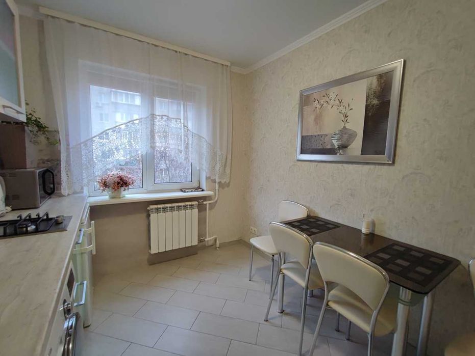 Дава се под наем Двустаен апартамент в София, Център - 55 кв.м за 408 € - Снимка #1