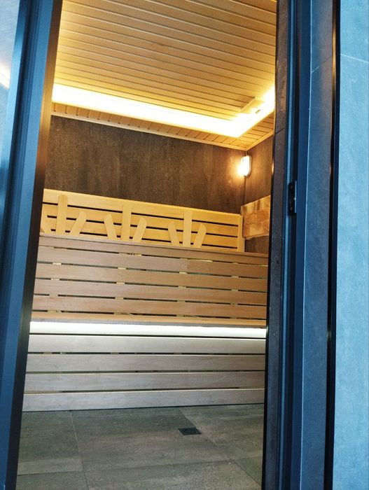 Oq tosh dacha quyoshka yaqin toĝ baģrida