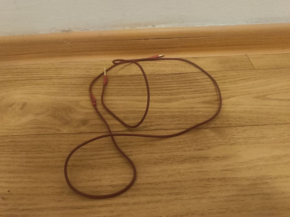 Очень много разъёмов для устройств.