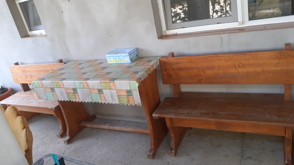 Masă cu 2 bănci din brad