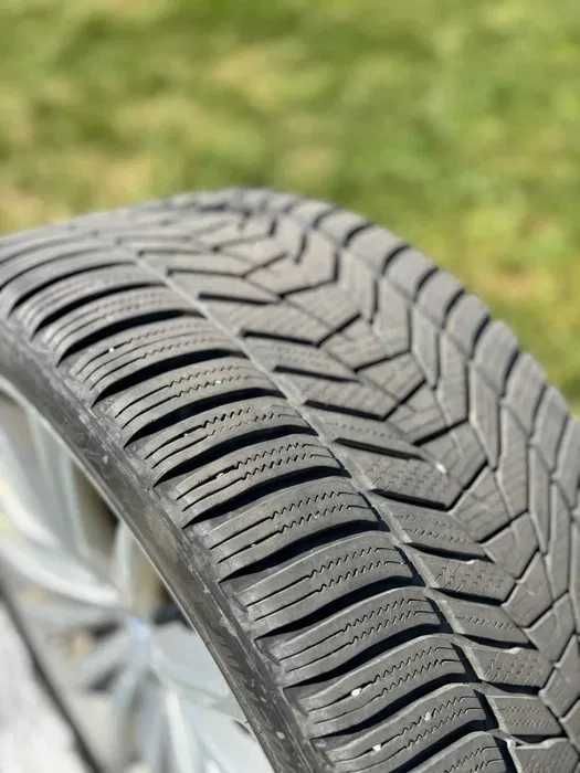 Jante originale BMW Styling 633 Reflex R19 + anvelope iarnă Hankook