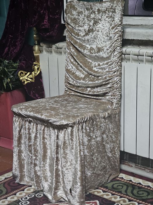 Продам чехлы для стульев  состоянии отличное