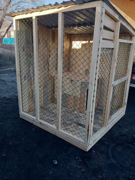 Вольеры для собак из дерева