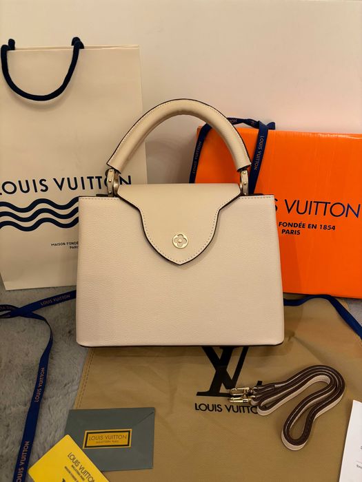 Geantă/Poșetă Lous Vuitton Taurillon Mini Capucines satche 24x19x8