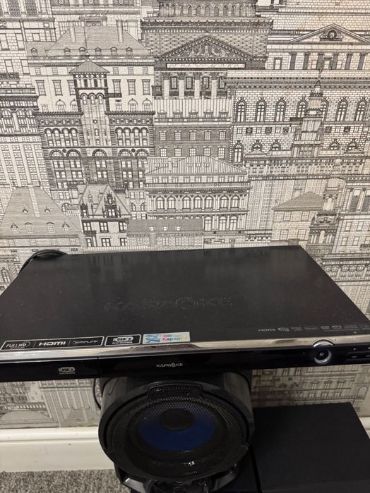 Аудиосистема по диску и usb. Колонки