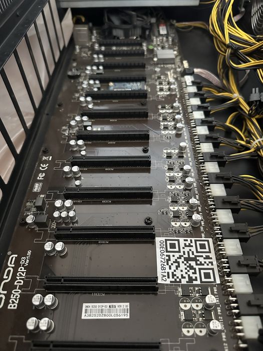 Майнинг бокс minebox за 12 карти