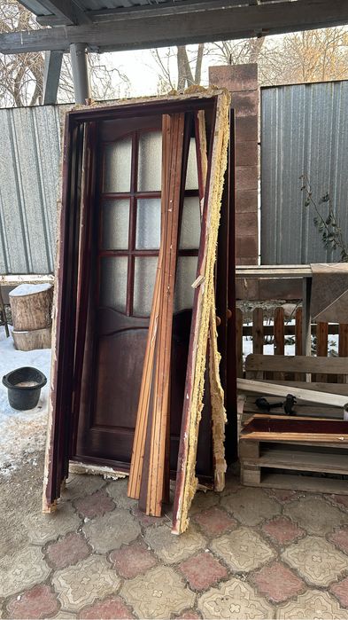 Продам двери деревянные