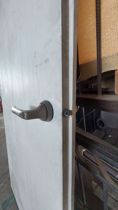 Двери деревянные