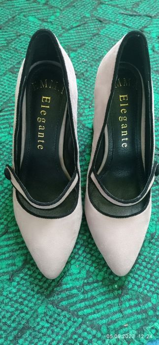 Tufli sotiladi. Narxi 200 000 so'm