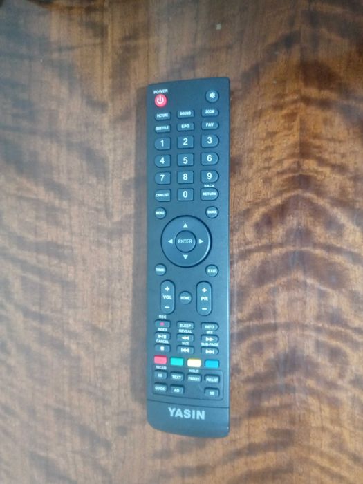 40" FullHD 1920x1080 телевизор черного цвета Yasin LED-40E59TS