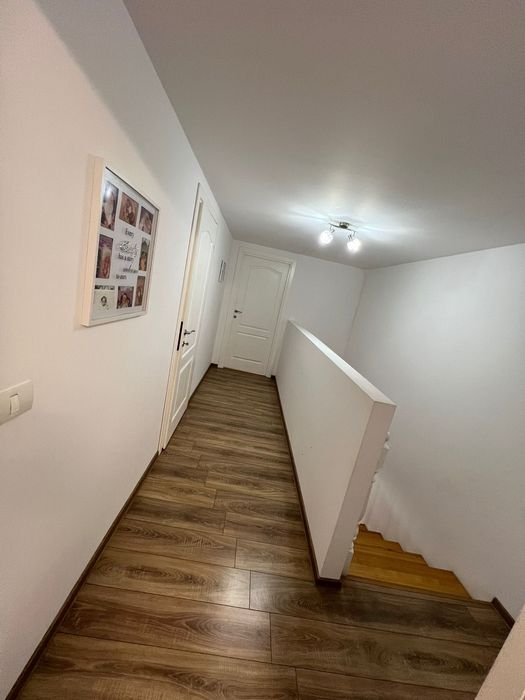 Vând apartament 124 mp util, complet mobilat, cu toate utilitățile în centrul localității
