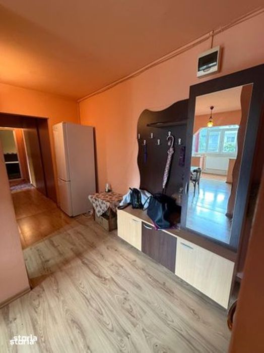 cv 32 B.Voda, apartament 3 camere decomandat ,etaj III — fotografia 1
