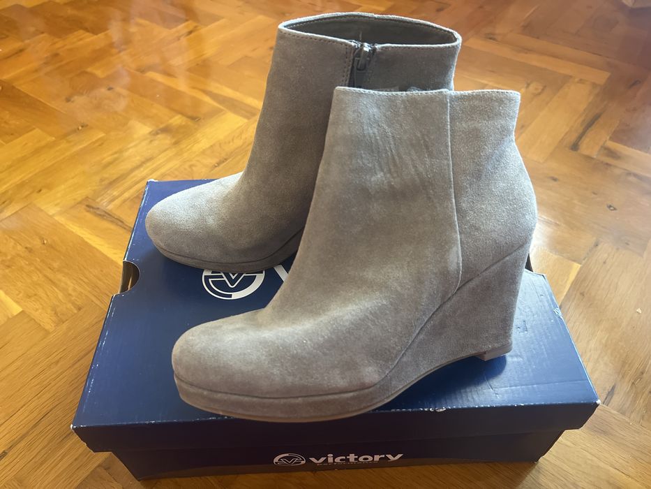 Дамски боти, естествен велур