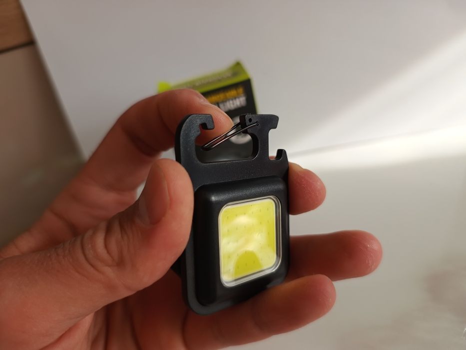 Мини лед фенер с акумулаторна батерия