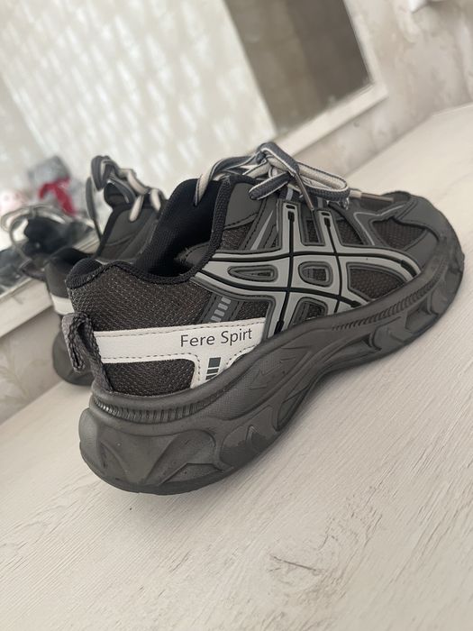 Кроссовки 33 размер, в идеальном состоянии