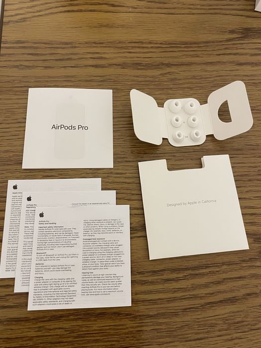 Air Pods pro 2 cu toate accesoriile