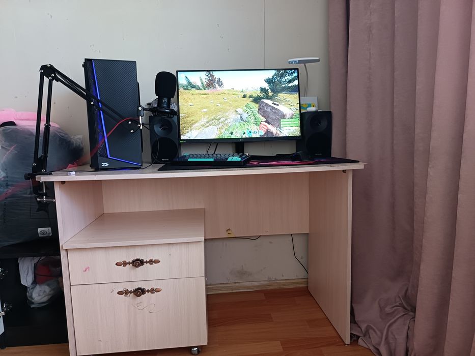 Продам шкаф, стол тумба и полку