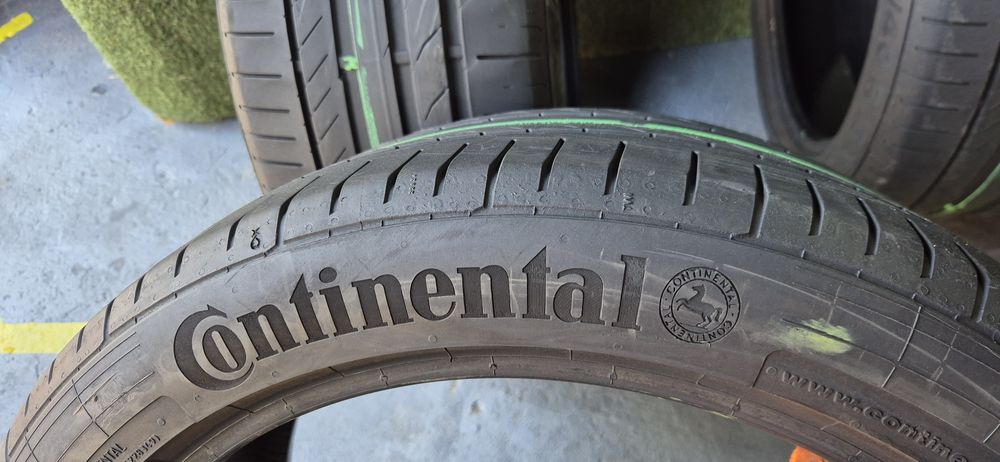 245 40 18 Continental