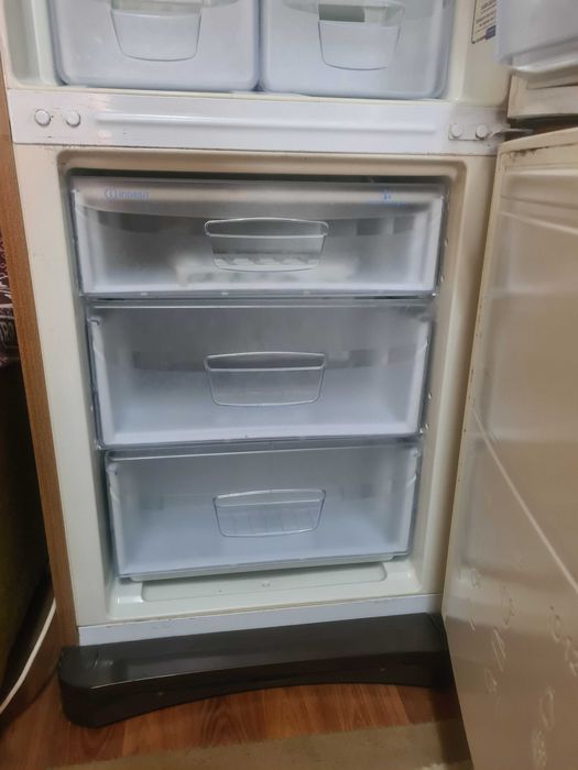 Хододильник Indesit
