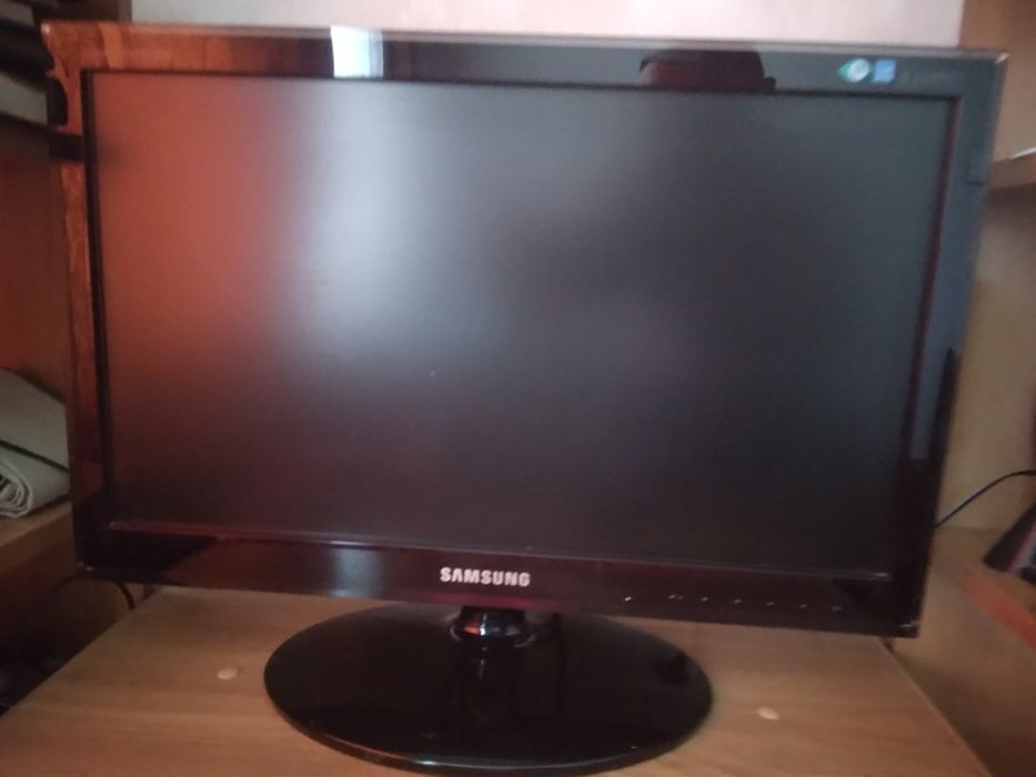 Монитор Samsung SyncMaster P2050