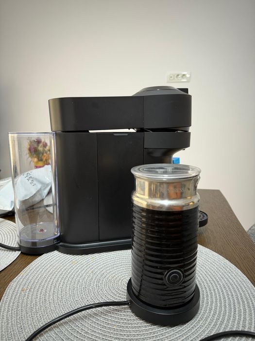 Aparat cafea Nespresso