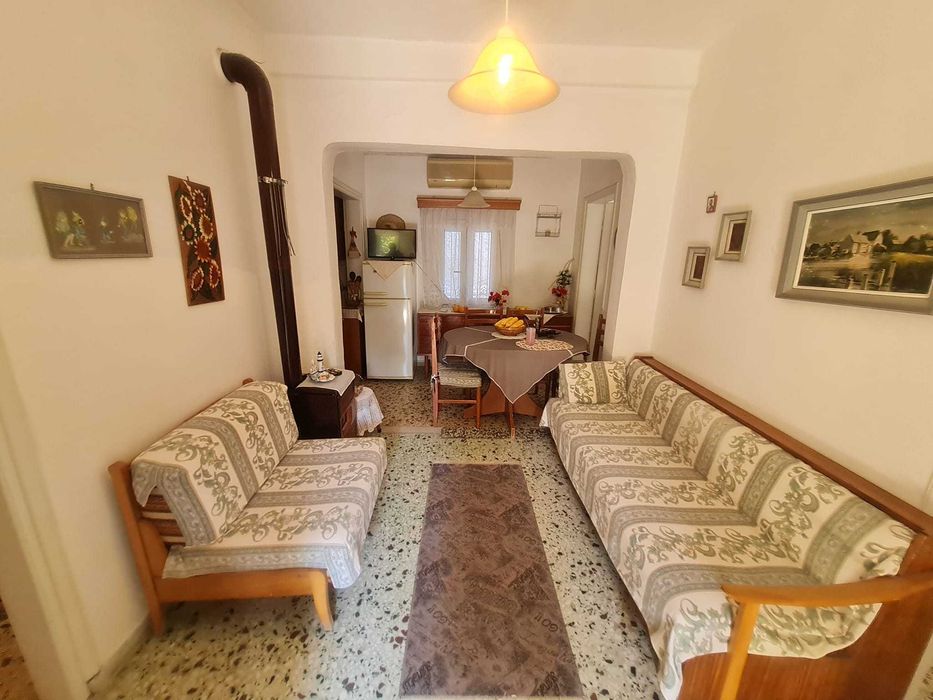 Продава 2 ет къща 110 м2 до морето с двор 200 м2 Аспровалта, Гърция