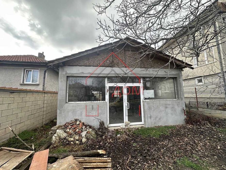 Къща!Площ 85кв.м.!с.Езерово!Двор с площ 272кв.м.!Код 4719