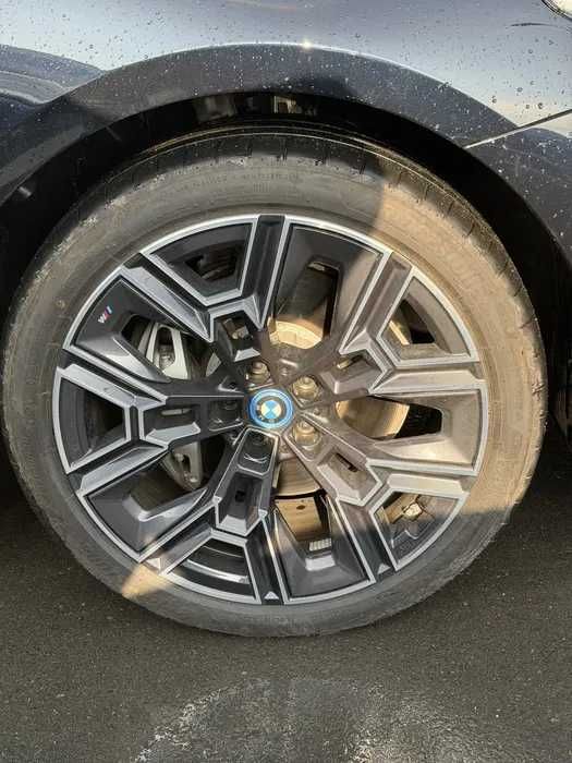 BMW I5 50l pod zakaz