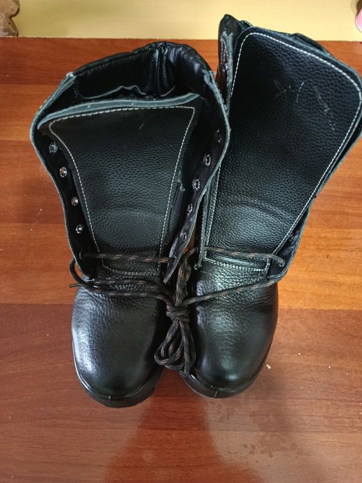 Продаются военные сапоги.40-41 размер