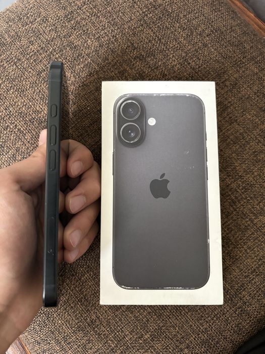 Продам Айфон 16 256GB 95%