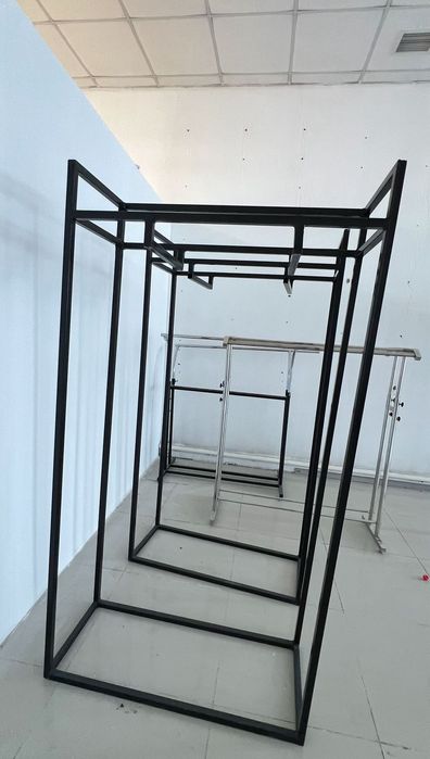 Рейлы вешалка для бутика одежды