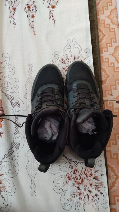 Кроссовки зимние Demix оригинал продам